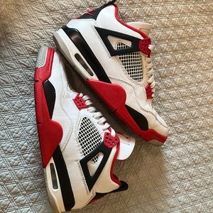 Jordan 4 Fire Red